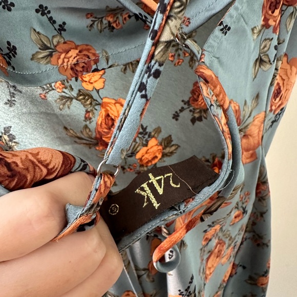 Floral cowl neck midi dress - Picture 6 of 6